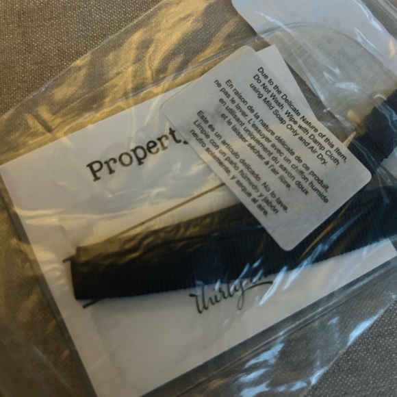 Thirty One NEW Take along bag tag, luggage, travel, mermaid print - Picture 6 of 6